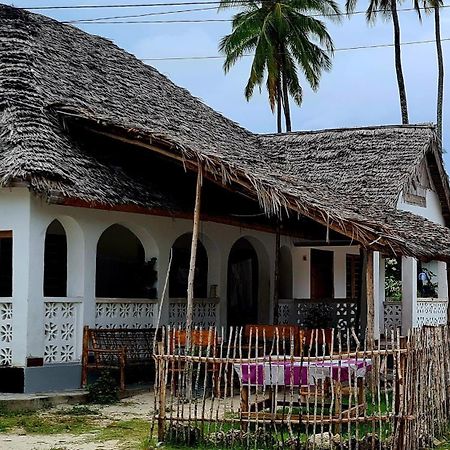 Afrobukuu House Hotel Paje Exterior photo